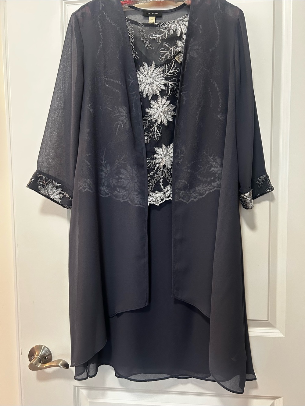 Le Bos Elegant Gray Floral Embroidered 2-Piece Dress Set